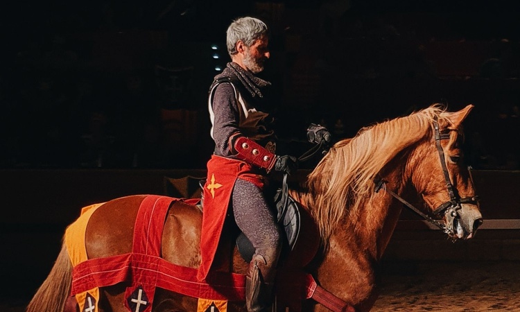 Imagen del espectáculo "Desafío Medieval" en Benidorm, una emocionante experiencia que recrea la época medieval