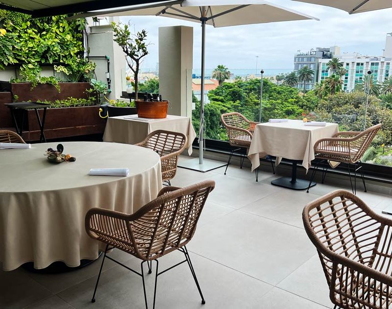 Image of the interior of a restaurant terrace in Las Palmas de Gran Canaria