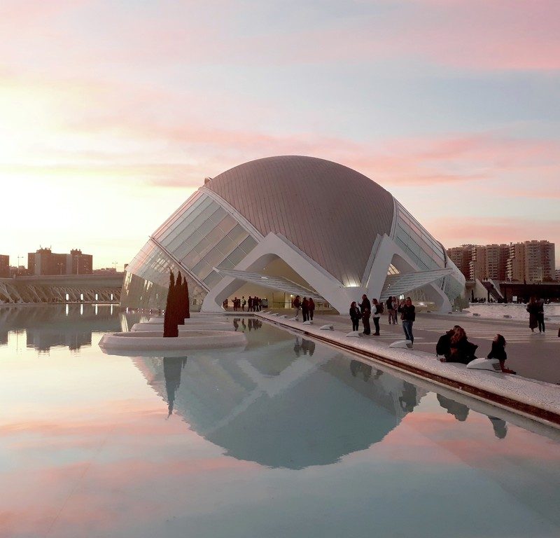 Vue de l’Hemisfèric dans la Cité des Arts et des Sciences à Valence