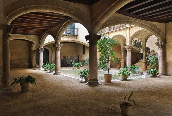 View of Can Vivot, a traditional courtyard in Palma de Mallorca, showcasing its unique architectural features