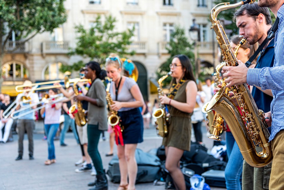 Fête de la Musique à Paris: profitez de la meilleure ambiance musicale dans les rues de la ville