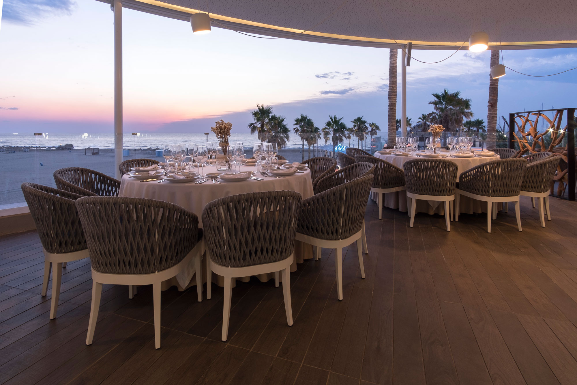 Romantic plans in Valencia during summer: experience unique moments as a couple
